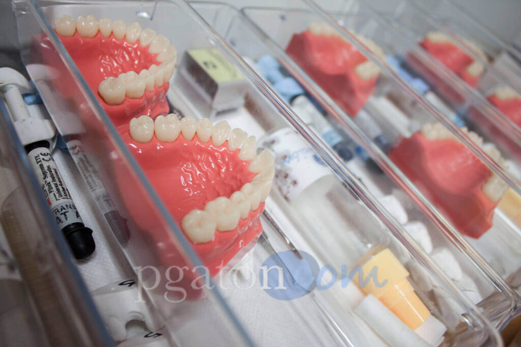 Curso en Estética y rehabilitación dental en Barcelona. Práctica de Composites